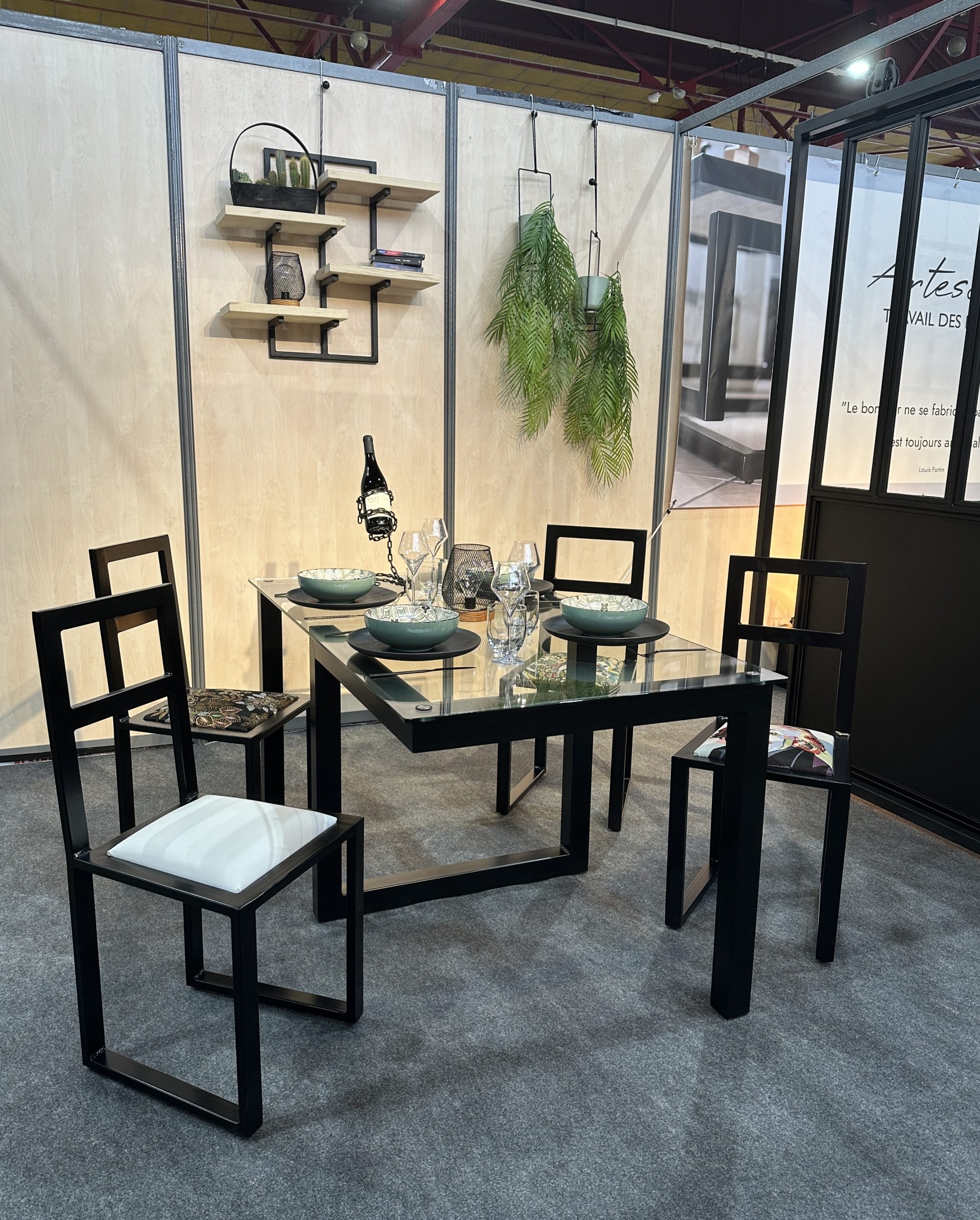 Ensemble table chaises Métal verre